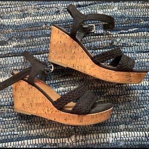 Black & Tan Wedges